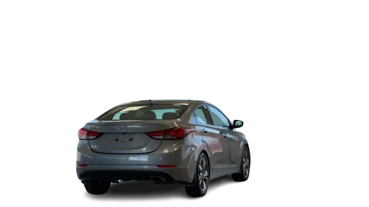 Hyundai ELANTRA photo Hyundai ELANTRA