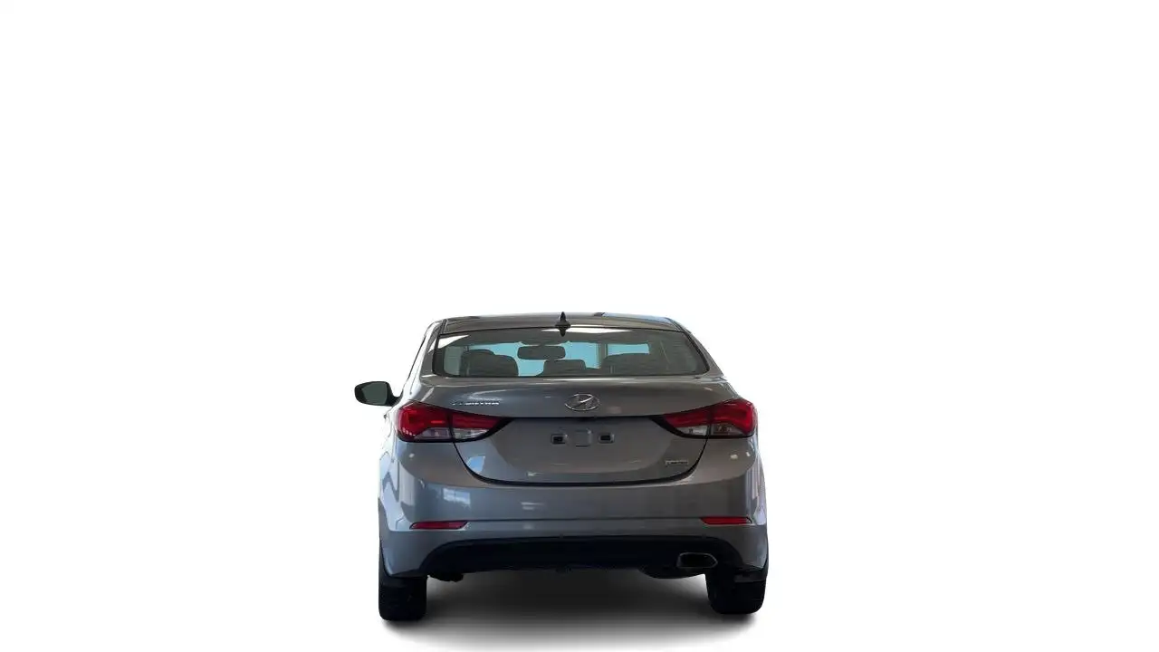 Hyundai ELANTRA photo Hyundai ELANTRA