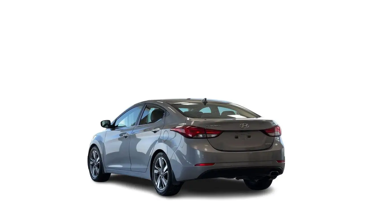 Hyundai ELANTRA photo Hyundai ELANTRA