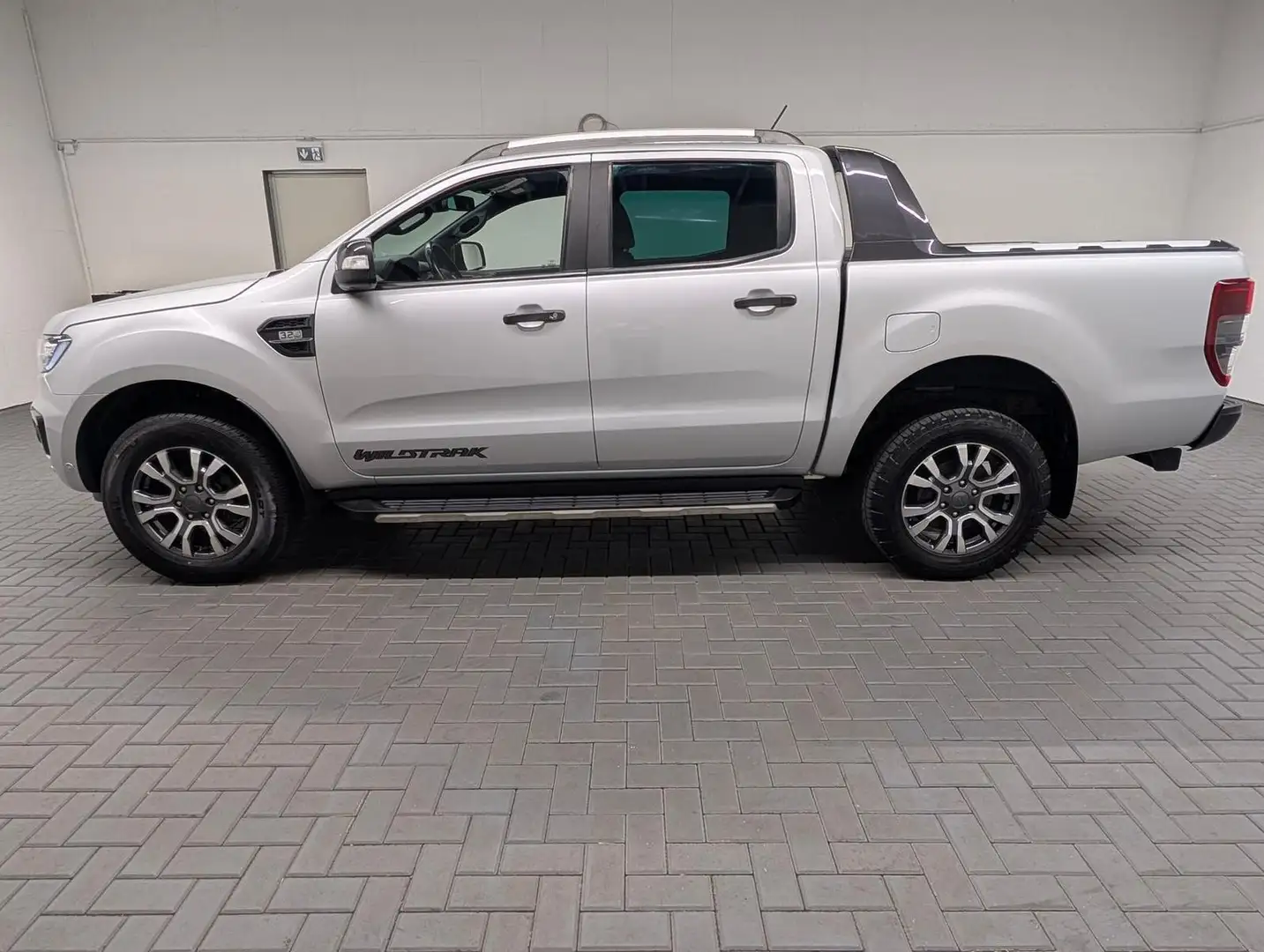 Ford Ranger Wildtrak 3.2 Xenon/Navi/SHZ/Kam/AHK/18-LM Silber - 2