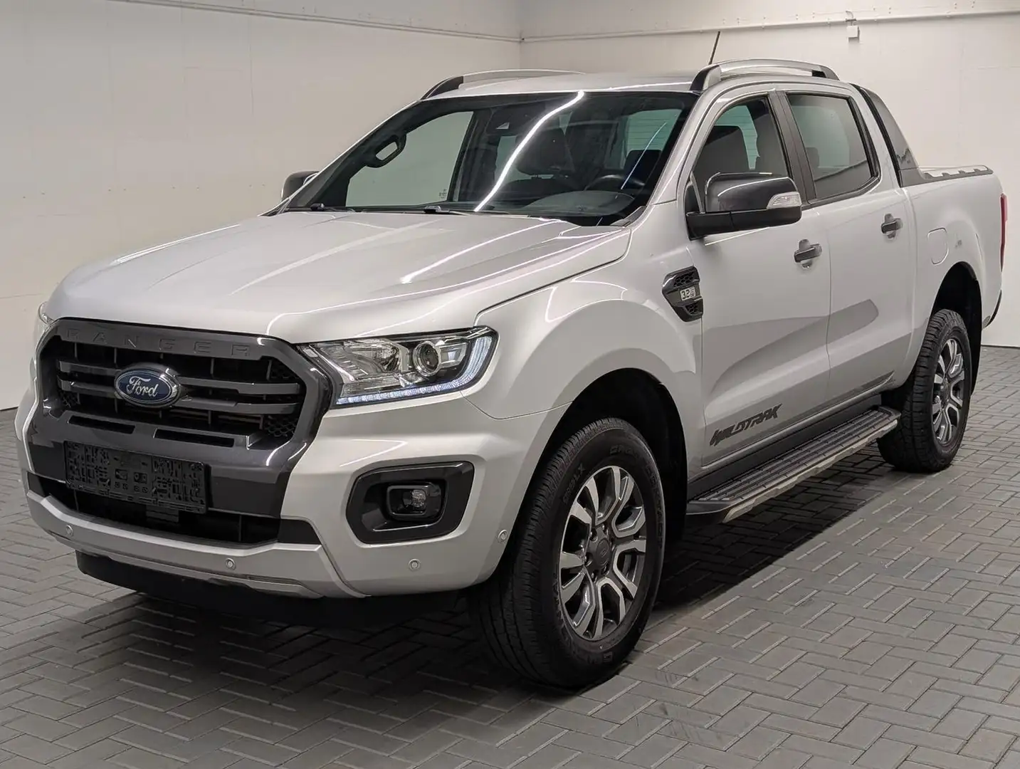 Ford Ranger Wildtrak 3.2 Xenon/Navi/SHZ/Kam/AHK/18-LM Silber - 1