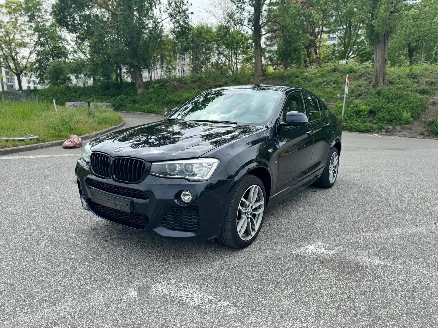 BMW X4 3.0d xDrive Zwart - 1