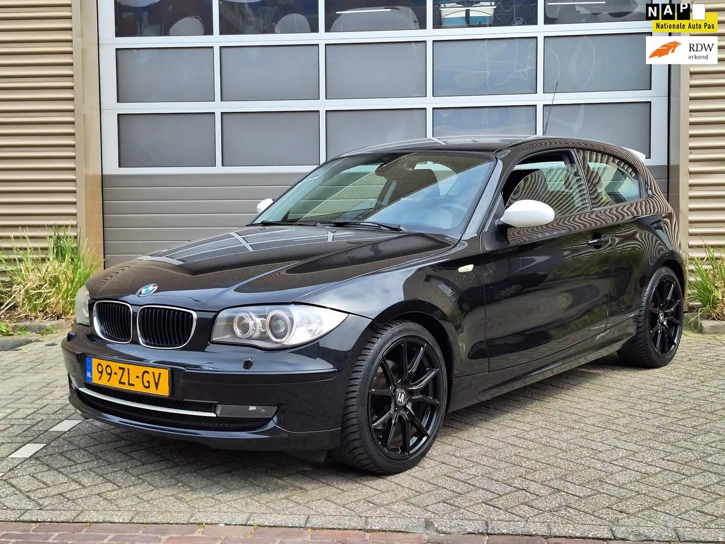 BMW 118 1-serie | 118i Business Line | Airco | Navigatie | Schwarz - 1