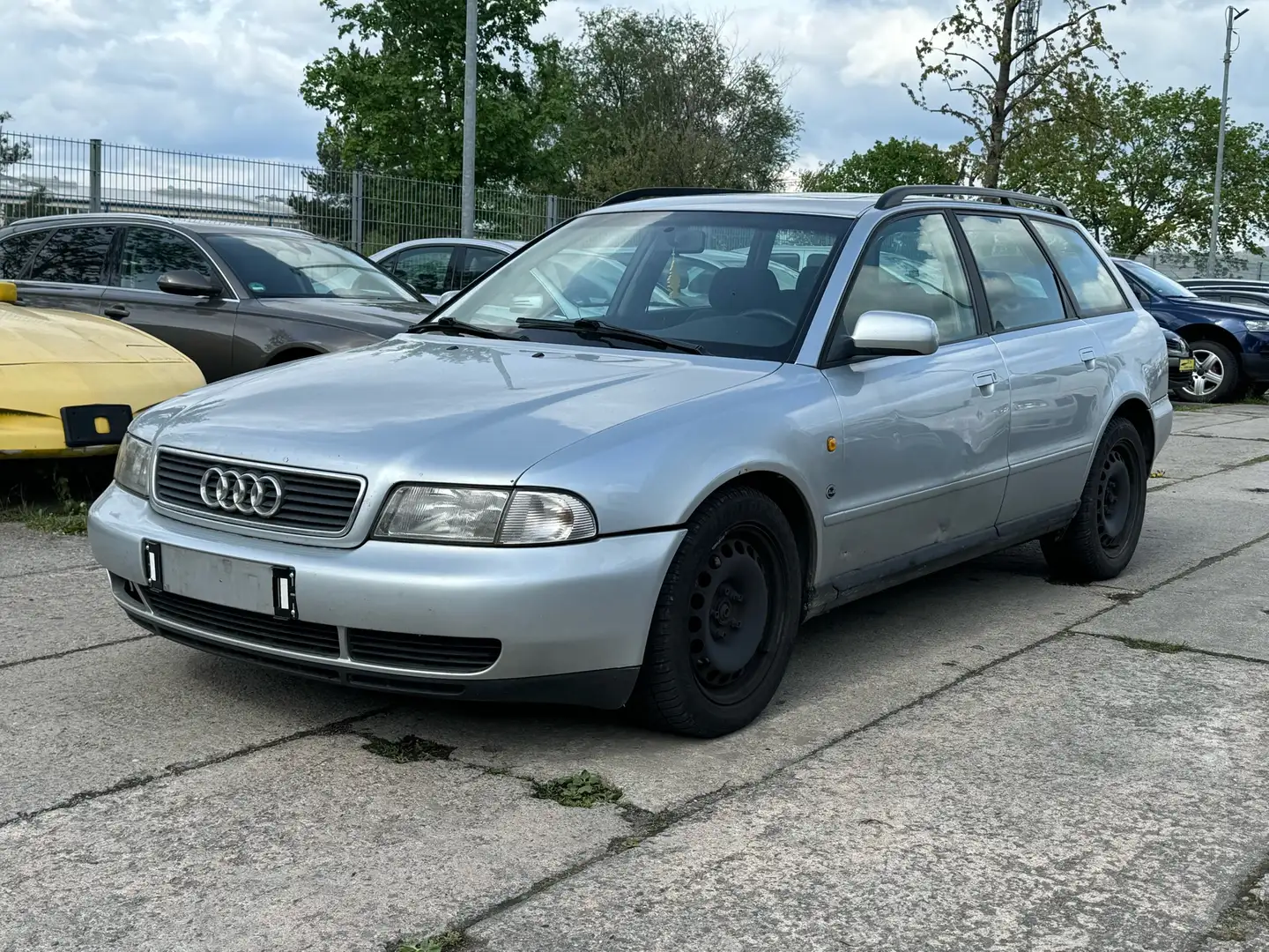 Audi A4 Avant 1.8 klima Tüv Silber - 1