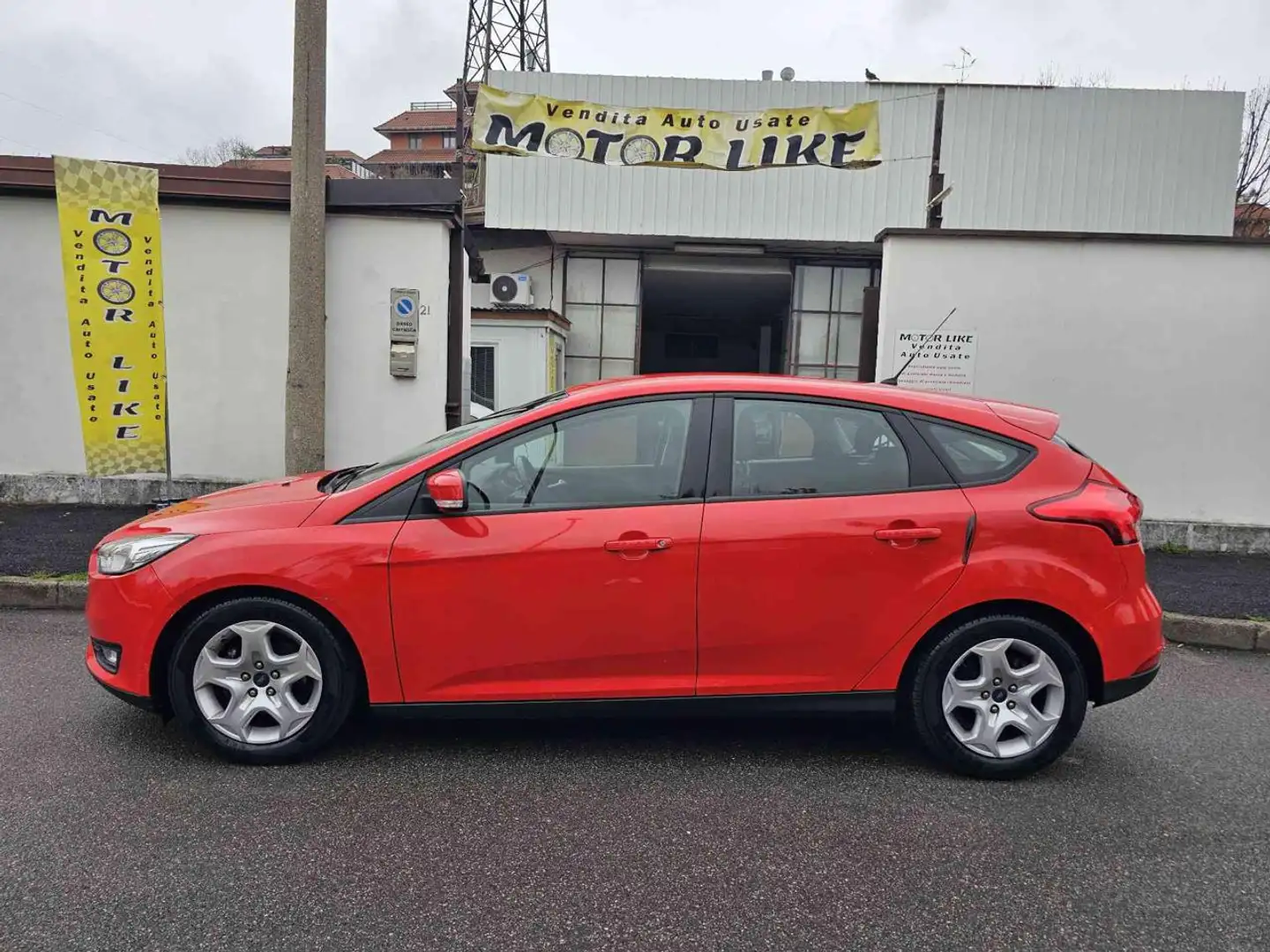 Ford Focus 1.0 EcoBoost 100 CV Start&Stop Plus Rosso - 2