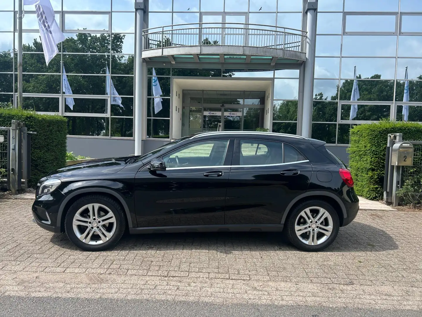 Mercedes-Benz GLA 180 Ambition ,93000 km N.A.P Zwart - 2