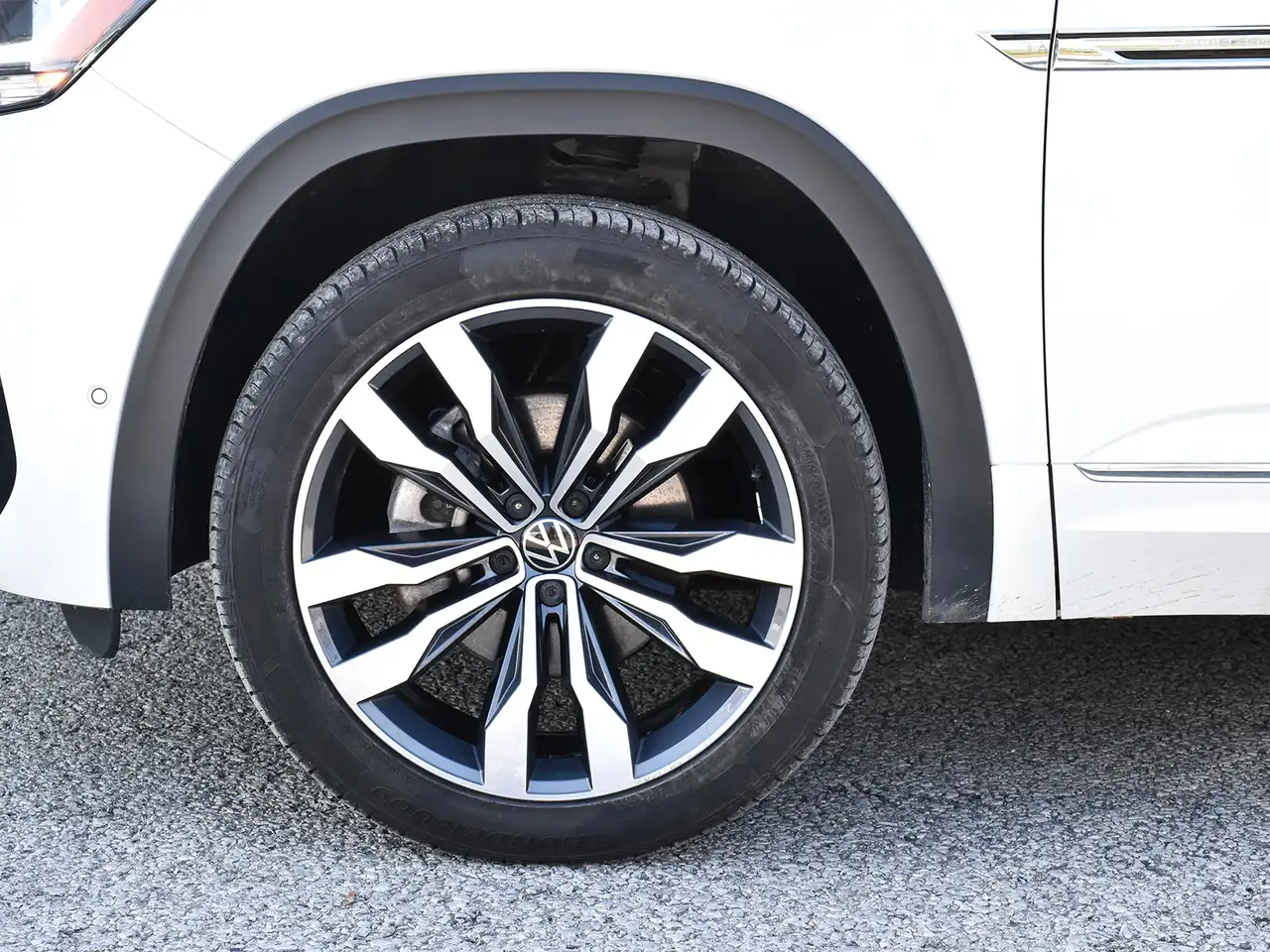 Volkswagen Atlas снимка Volkswagen Atlas