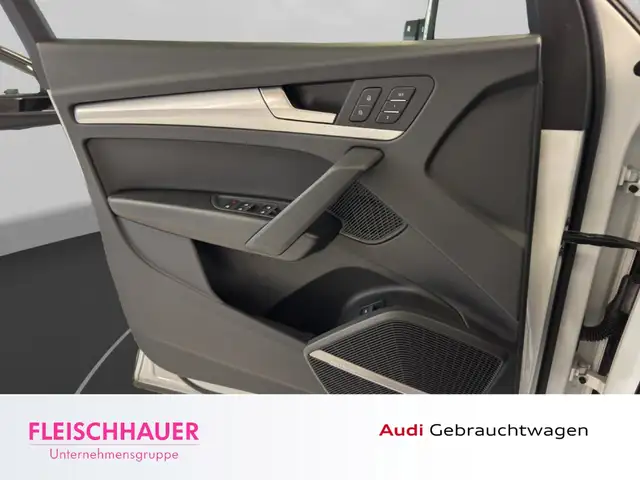 Audi Q5 view 13