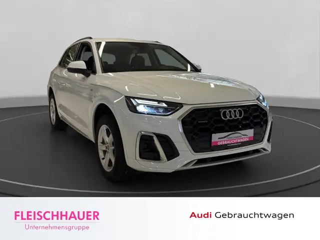 Audi Q5 view 9