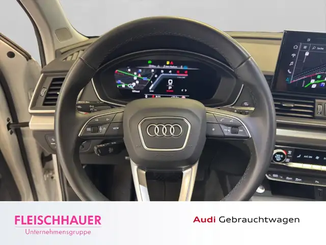 Audi Q5 view 11