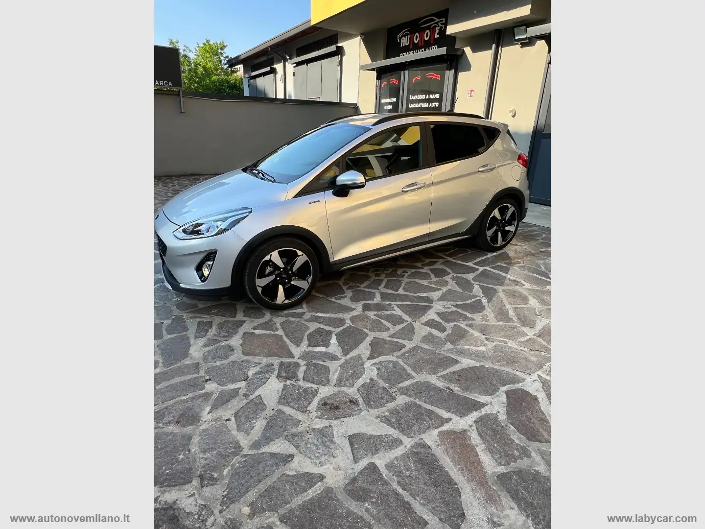 Ford Fiesta Active 1.0 Ecoboost 95 CV WWW.AUTONOVEMILANO.IT Argento - 2