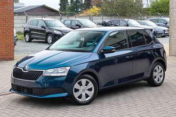 ACTIVE-UITVOERING*APPLE-CARPLAY*PARKEERSENSOREN*CRUISE-CONTROLE*