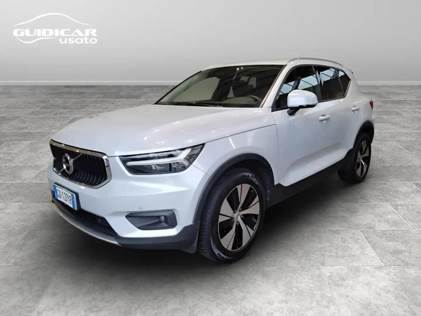 Volvo XC40 1.5 T3 Momentum 163cv auto my21 Wit - 1