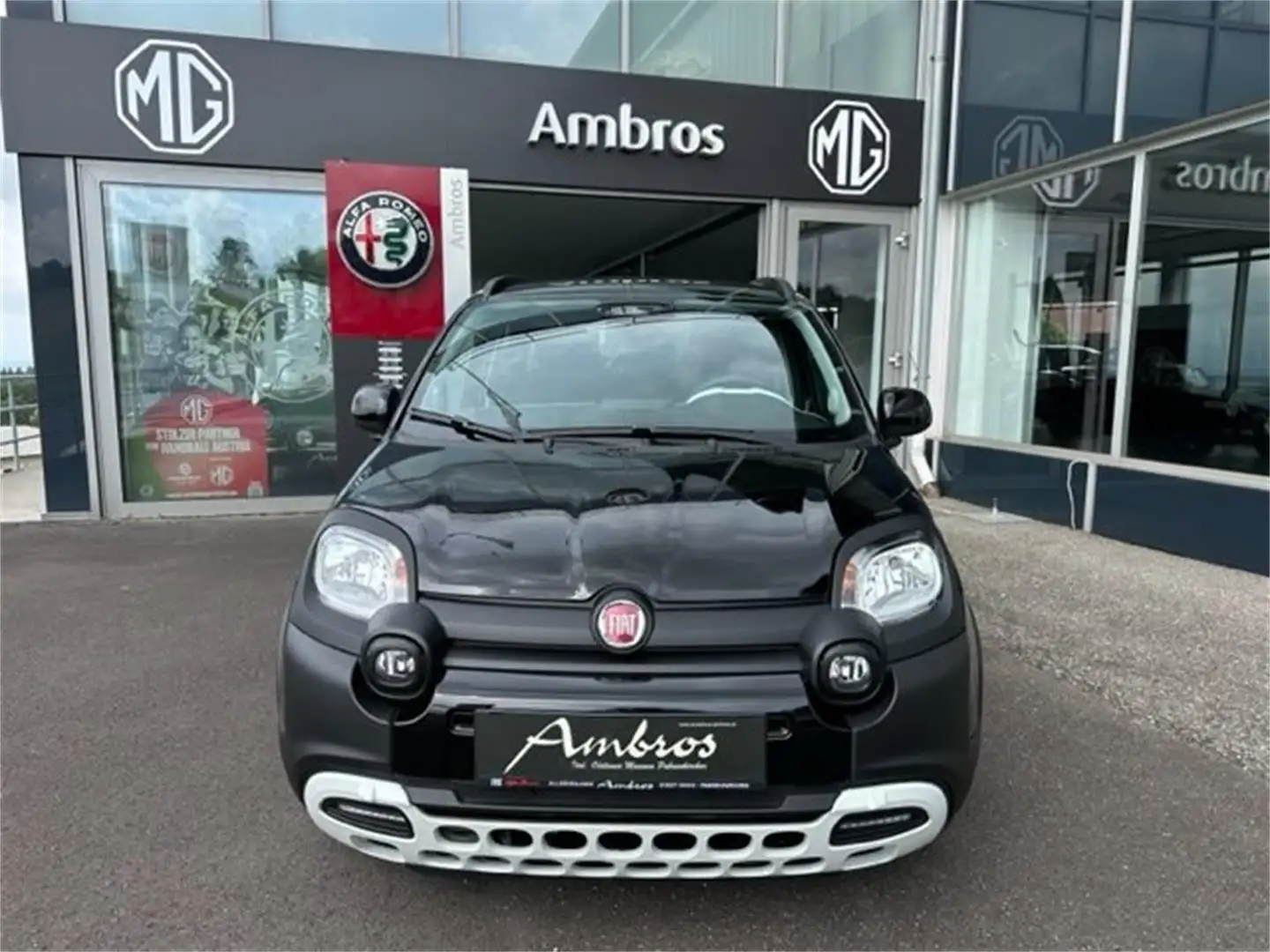 Fiat Panda Pandina FireFly 70 Hybrid Schwarz - 2