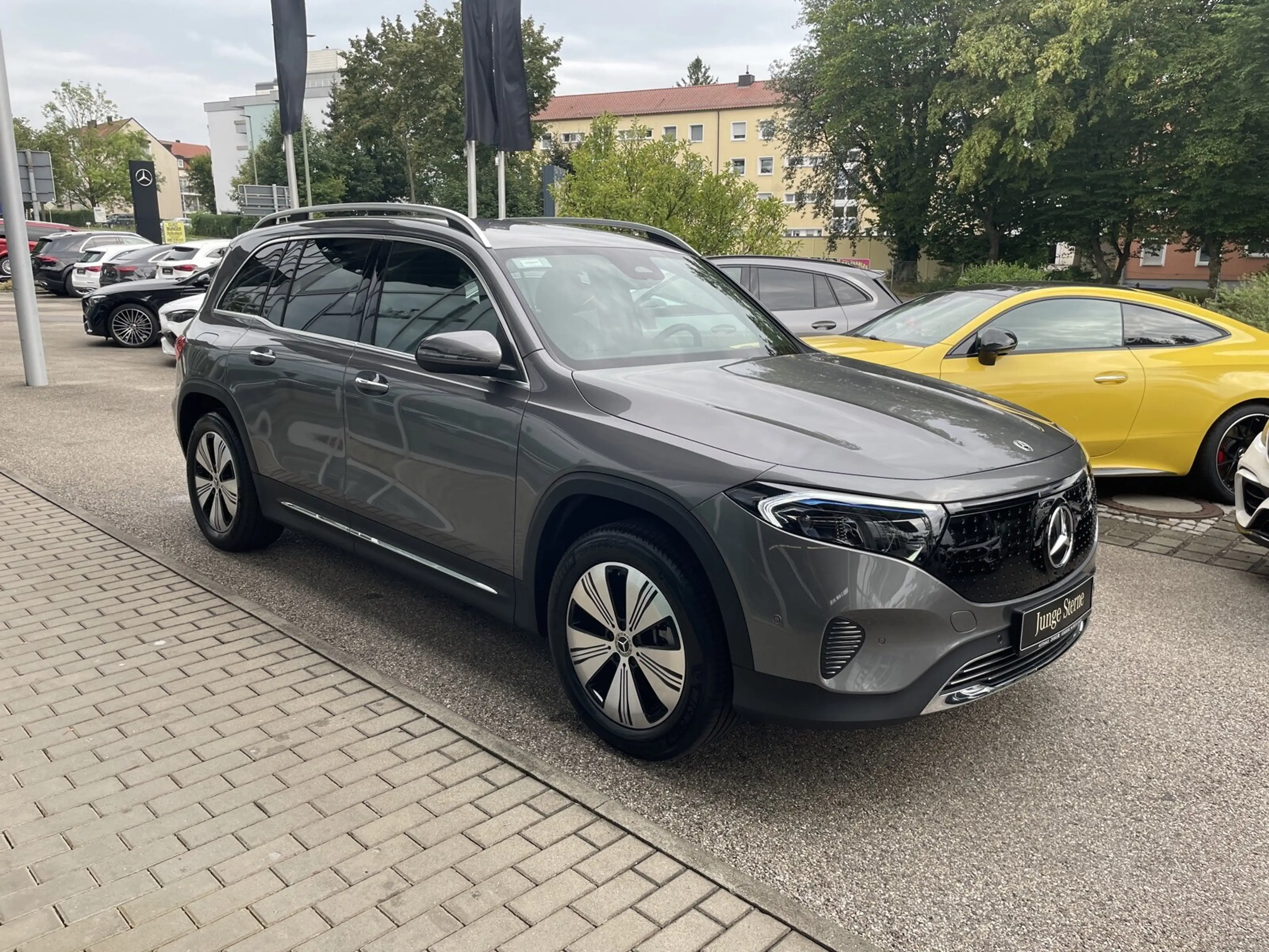 Mercedes-Benz EQB 350 EQB 350 4M Progressive *AHK*DISTRO*KEYLESS*CAM* — photo 6