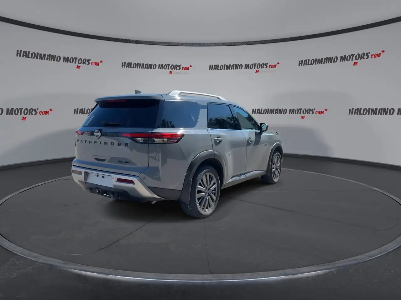 Nissan Pathfinder снимка Nissan Pathfinder