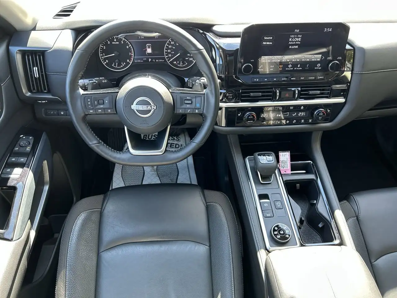 Nissan Pathfinder снимка Nissan Pathfinder