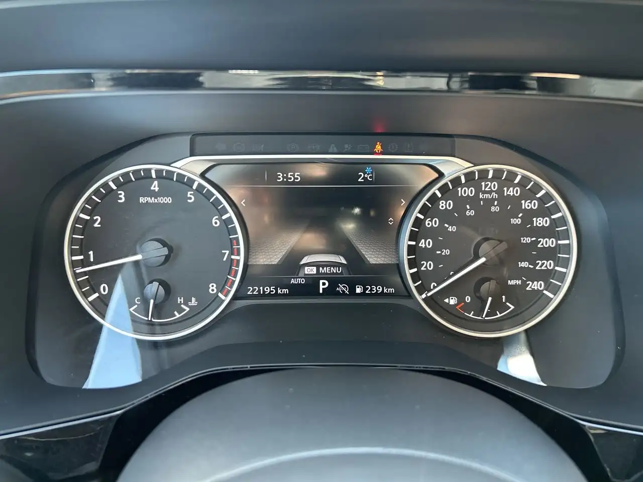 Nissan Pathfinder снимка Nissan Pathfinder