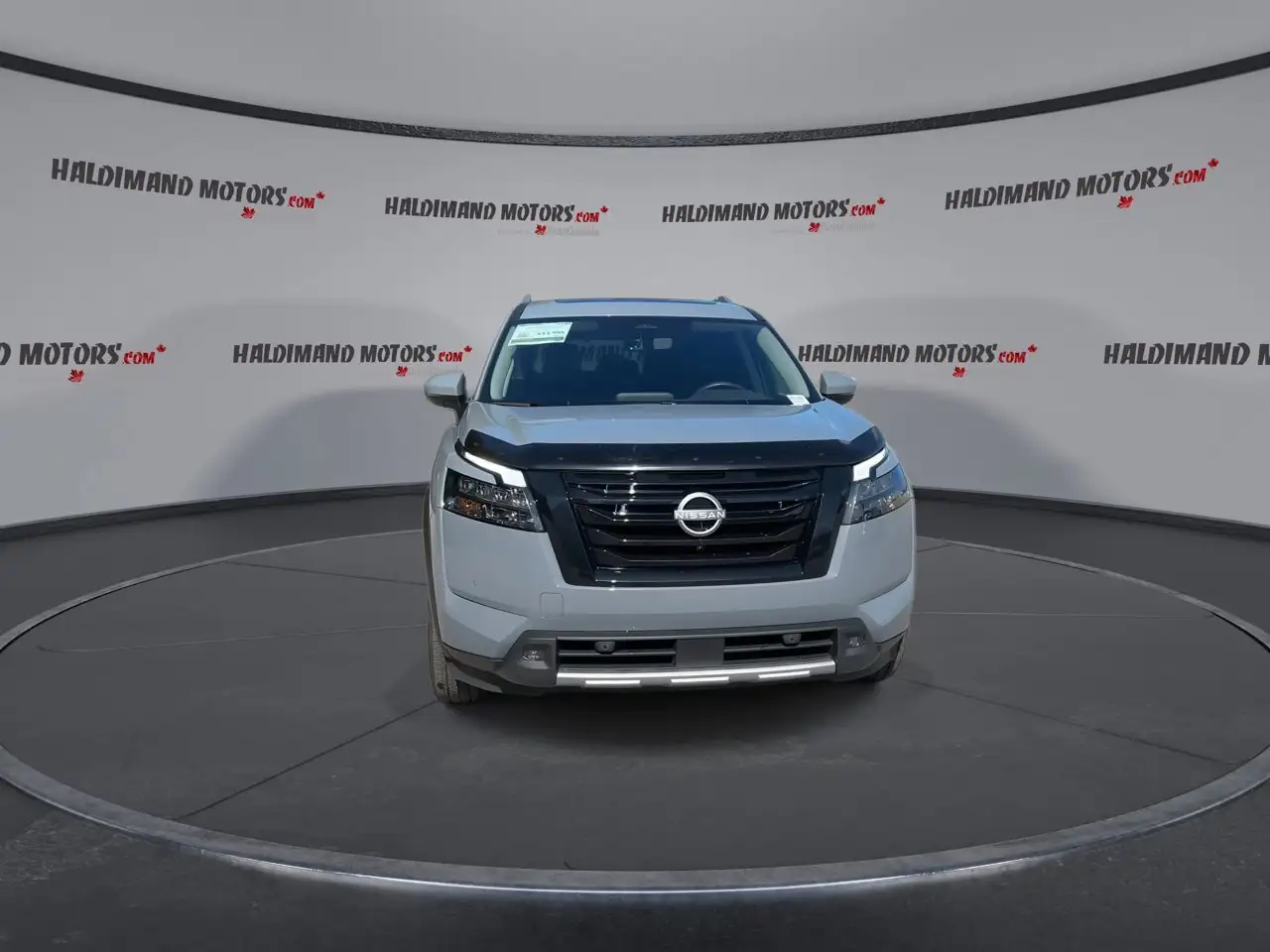 Nissan Pathfinder снимка Nissan Pathfinder