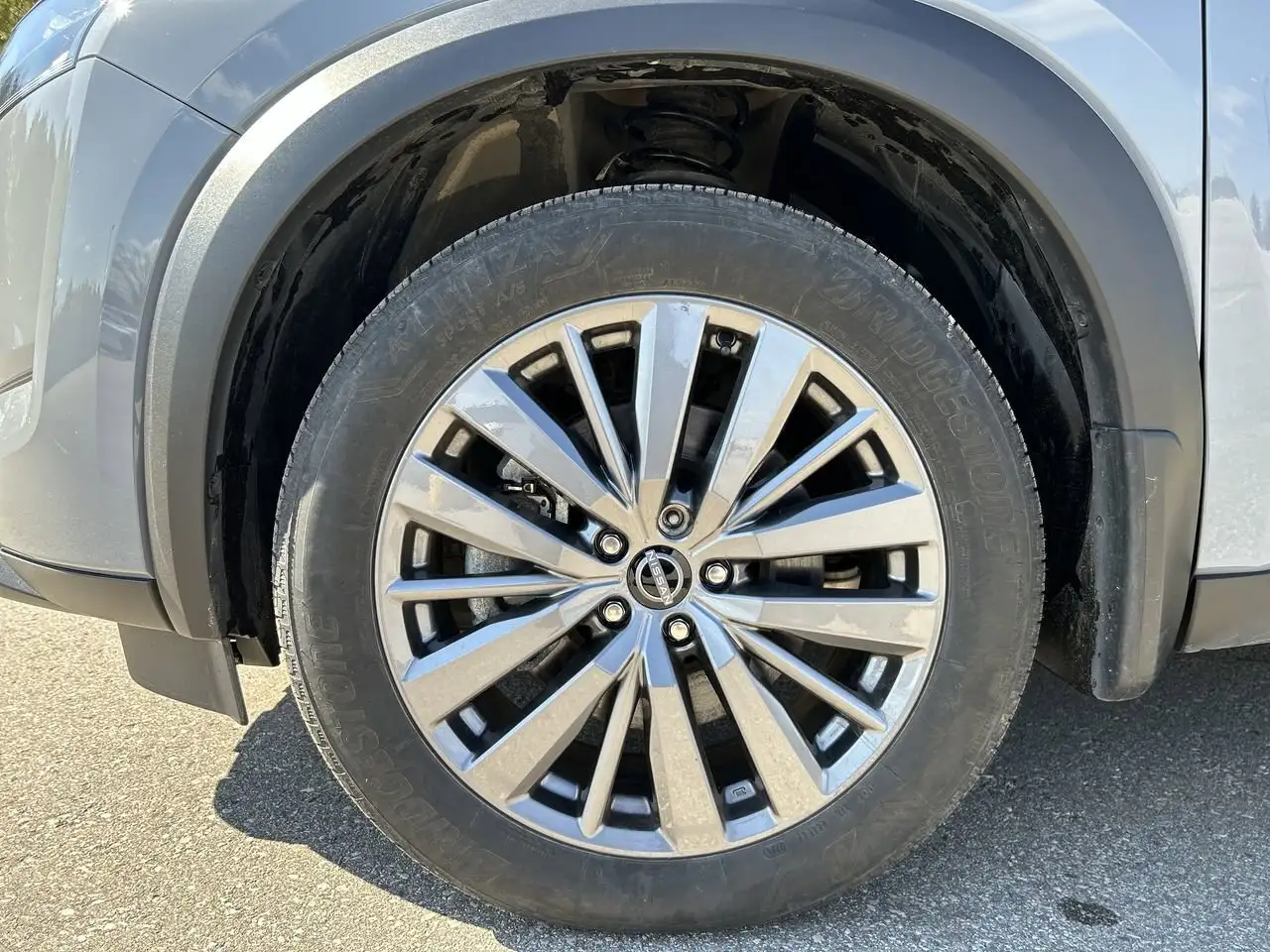 Nissan Pathfinder снимка Nissan Pathfinder