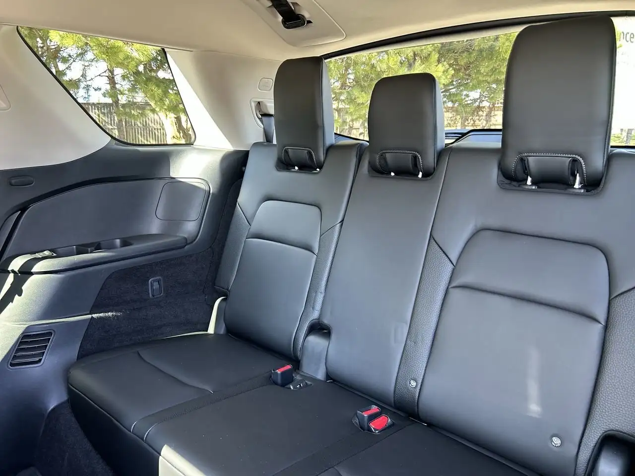 Nissan Pathfinder снимка Nissan Pathfinder