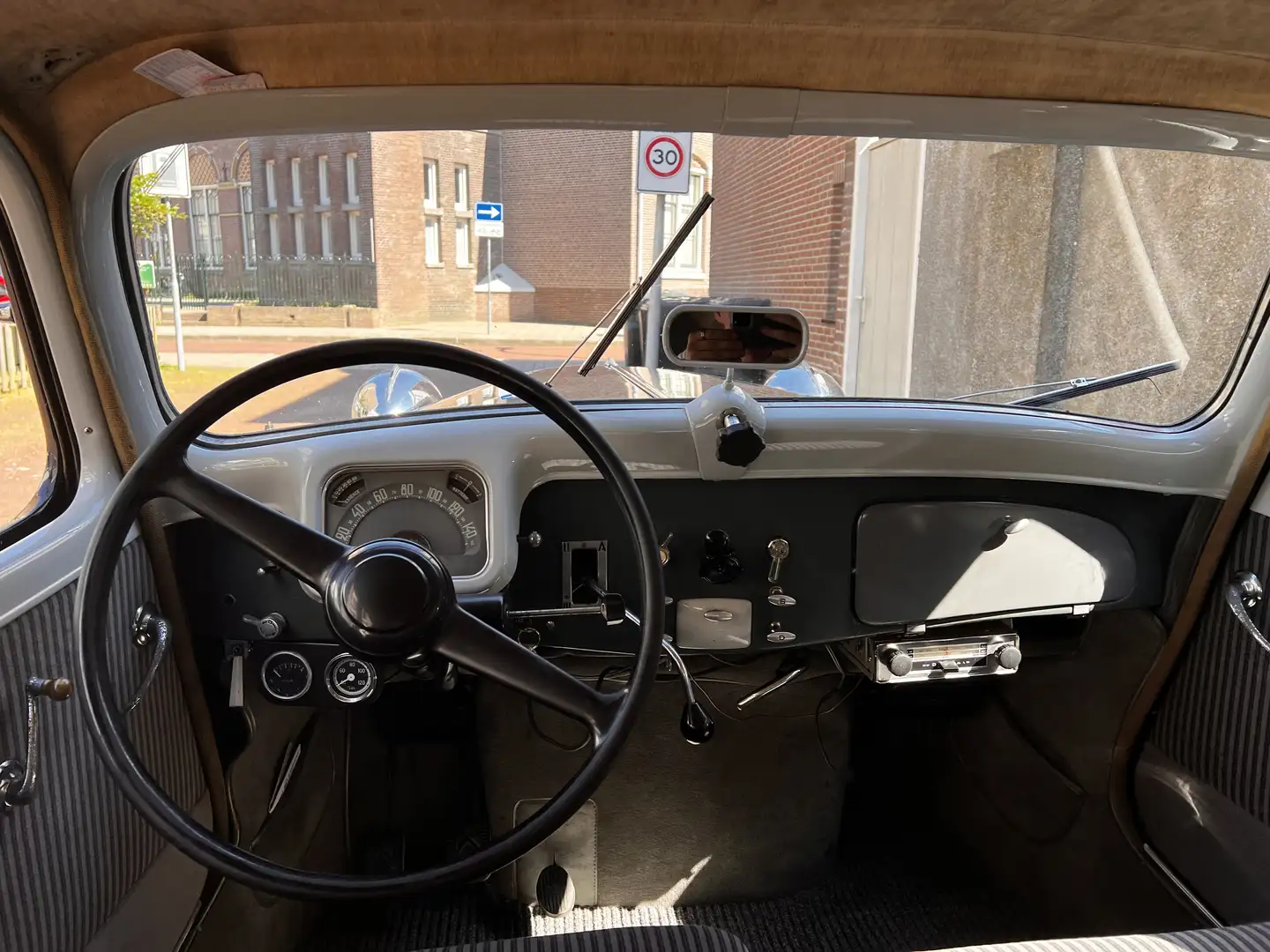 Citroen Traction 11B (1953) crna - 1