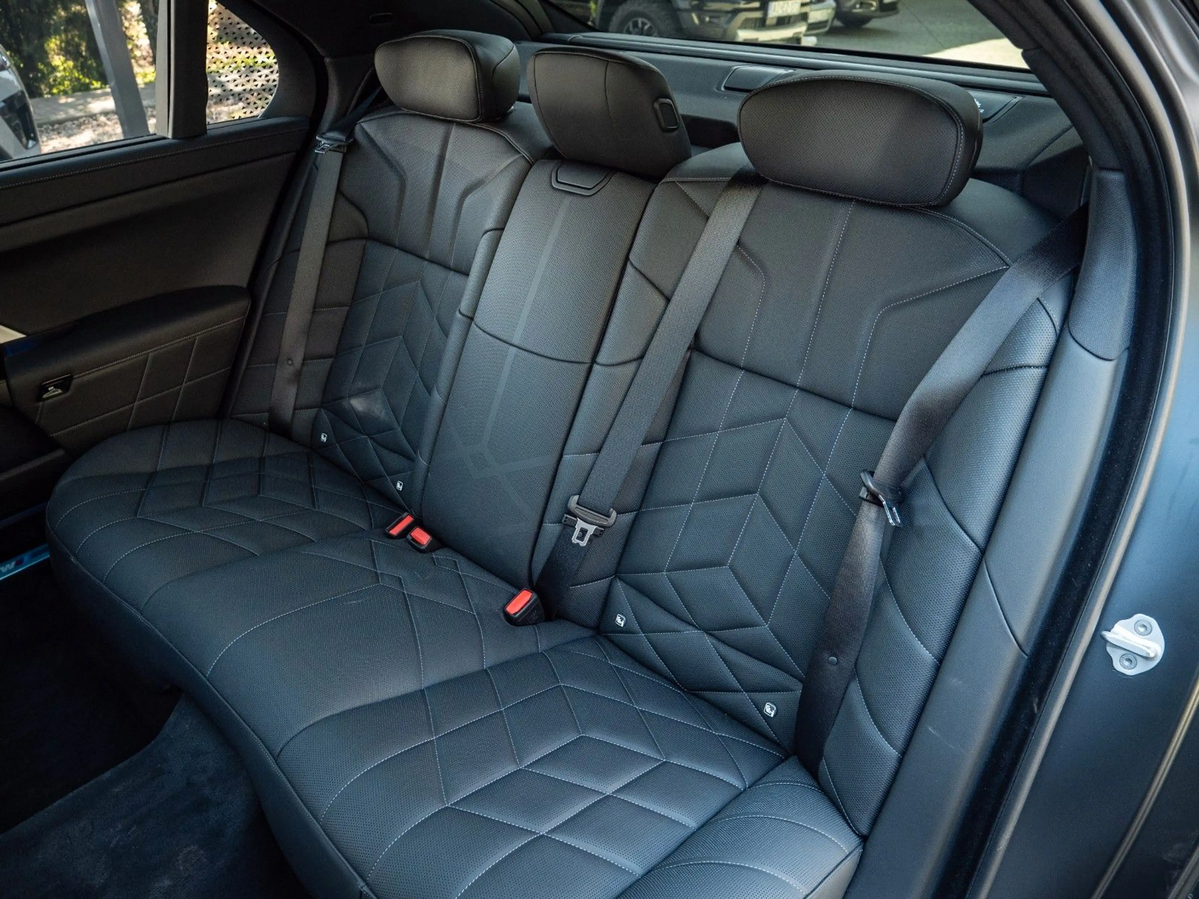 BMW 740 d M SPORT MASSAGE.DR.ASS.PRO.INDIVI.B&W.5/100 — photo 15