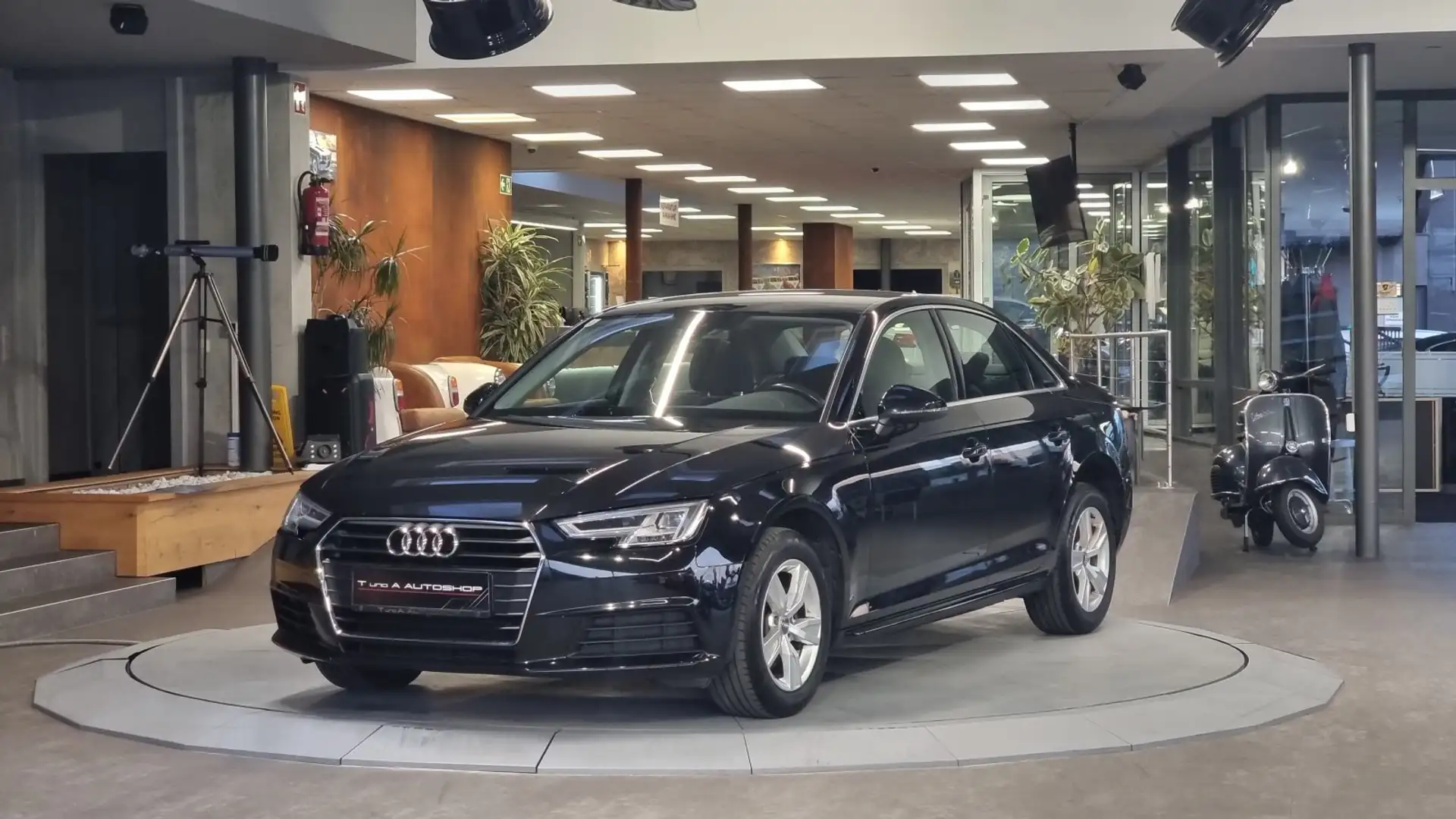 Audi A4 2.0 TDI Limosine Aut. *Navi*Tempomat*Sitzheizung*P Schwarz - 1