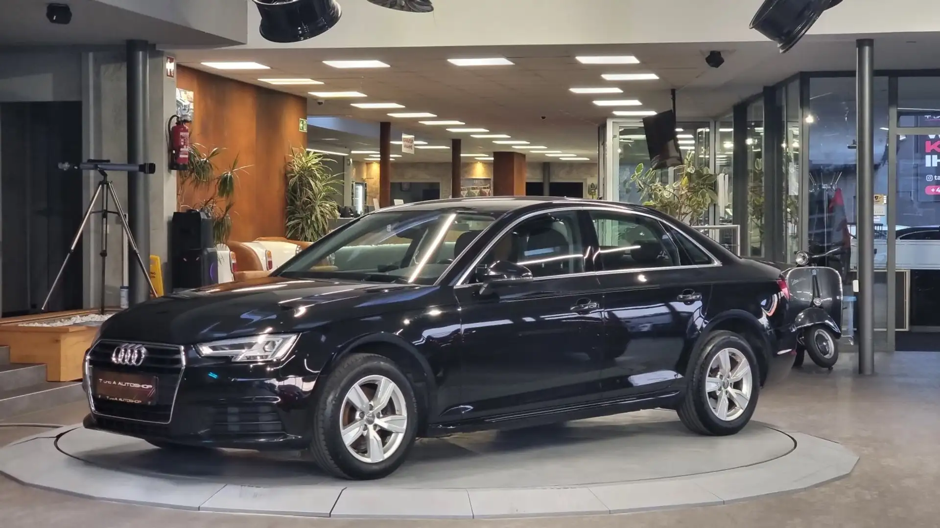 Audi A4 2.0 TDI Limosine Aut. *Navi*Tempomat*Sitzheizung*P Schwarz - 2