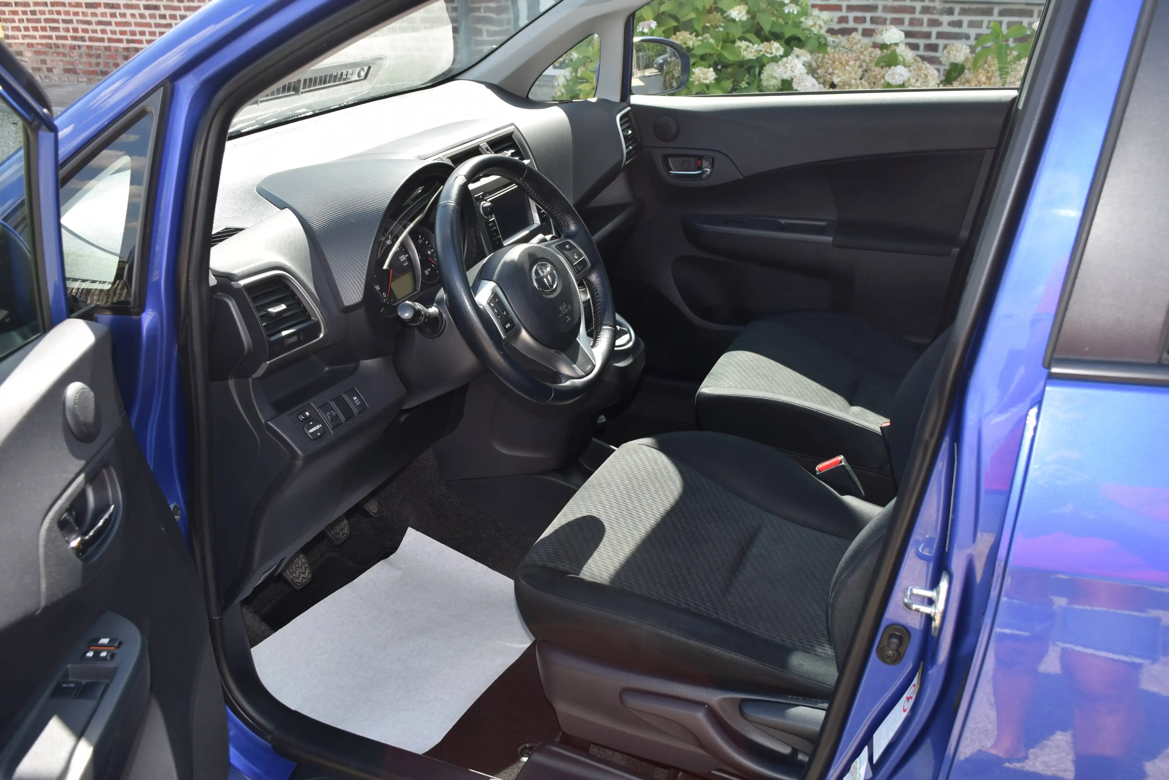 Toyota Verso-S 1.33 VVT-i - GARANTIE 12 MOIS - 154,47€/mois* - AIRCO - TOIT PANO — photo 8