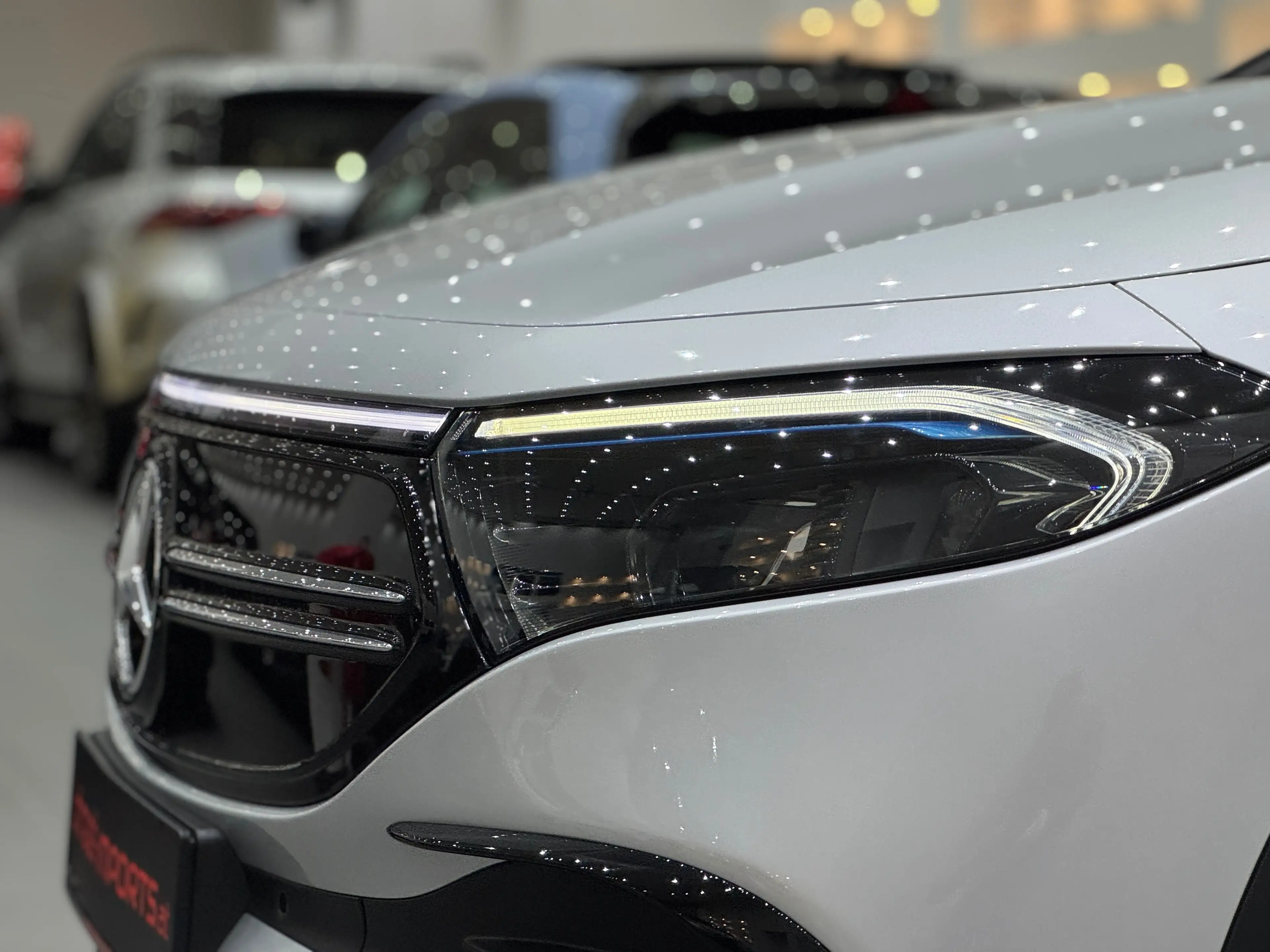 Mercedes-Benz EQA 300 EQA 300 4Matic *AMG-Line* Night-Paket * AHK * — photo 8