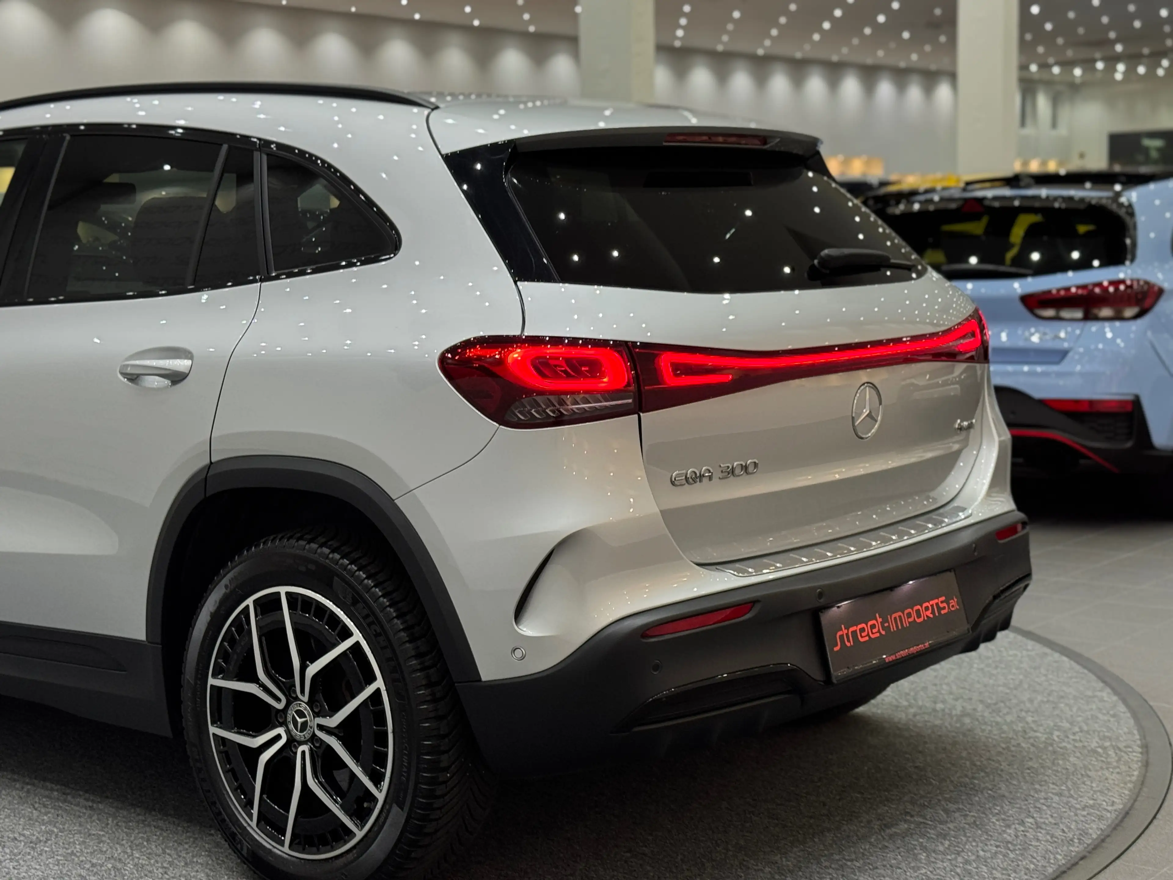 Mercedes-Benz EQA 300 EQA 300 4Matic *AMG-Line* Night-Paket * AHK * — photo 11