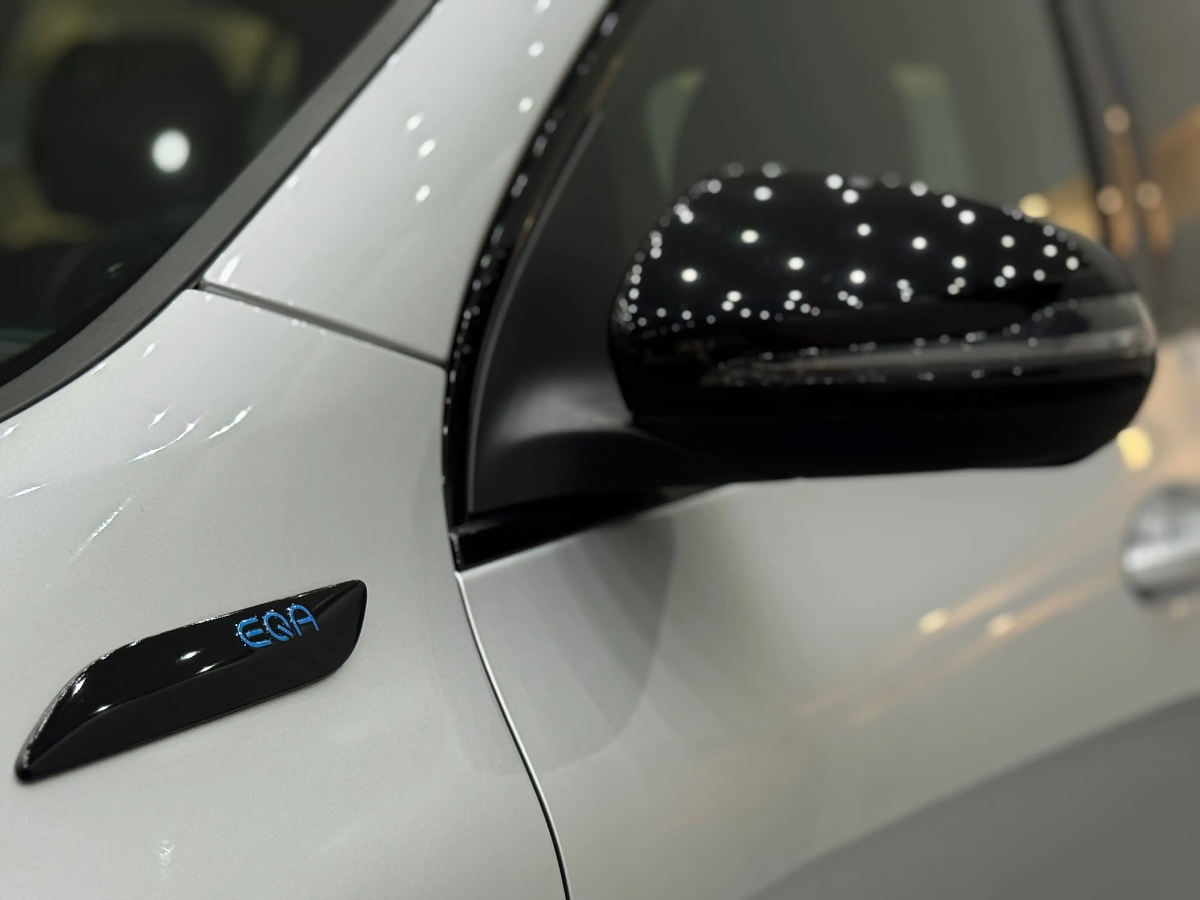 Mercedes-Benz EQA 300 EQA 300 4Matic *AMG-Line* Night-Paket * AHK * — photo 10