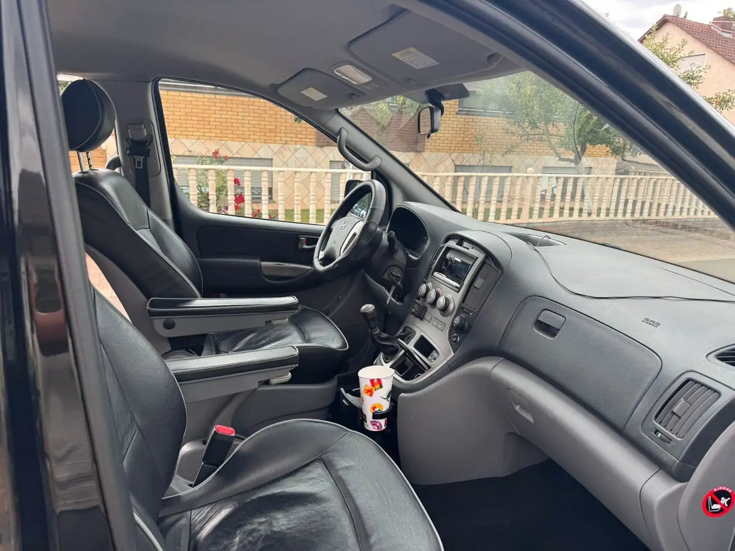 Hyundai H-1 Travel Premium Zwart - 2