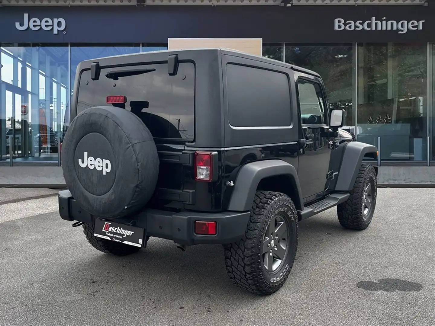 Jeep Wrangler 2,8CRD 4x4 Mountain 5AT LKW Schwarz - 2