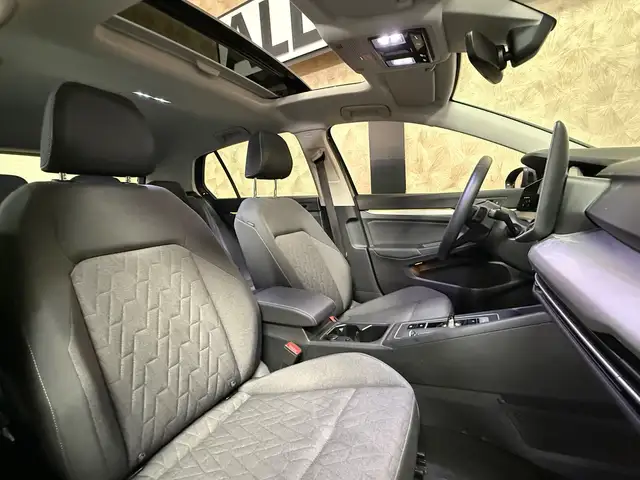 Volkswagen Golf view 11