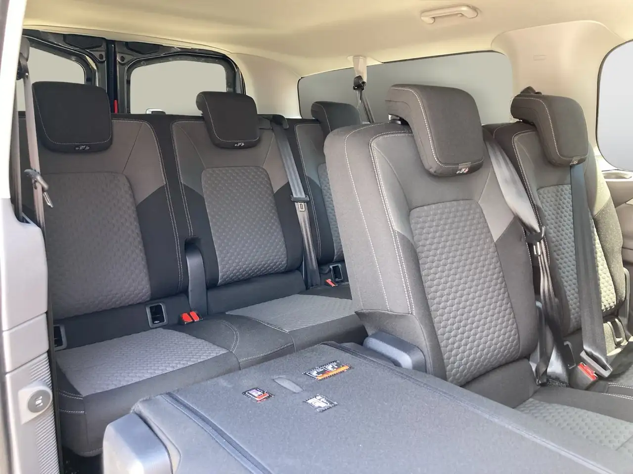 Volkswagen T7 Caravelle 2026 — фото 12