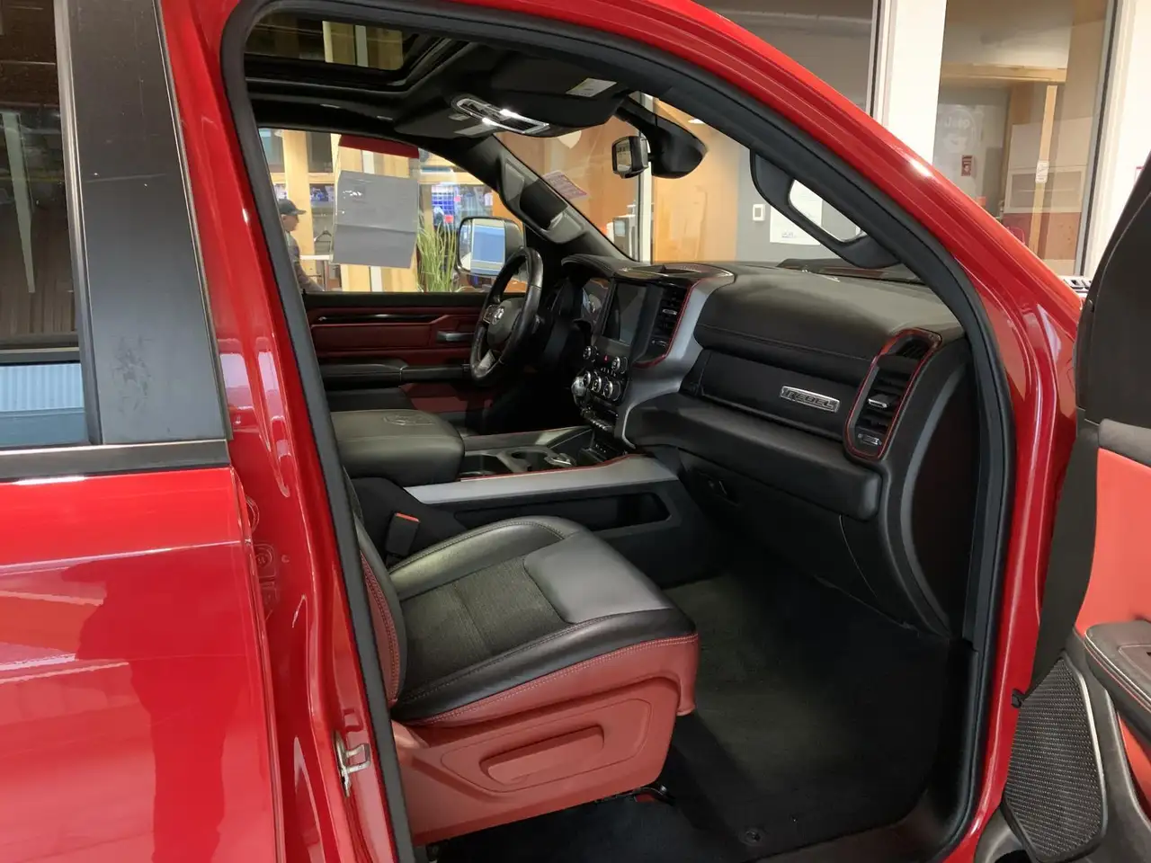 RAM 1500 снимка RAM 1500