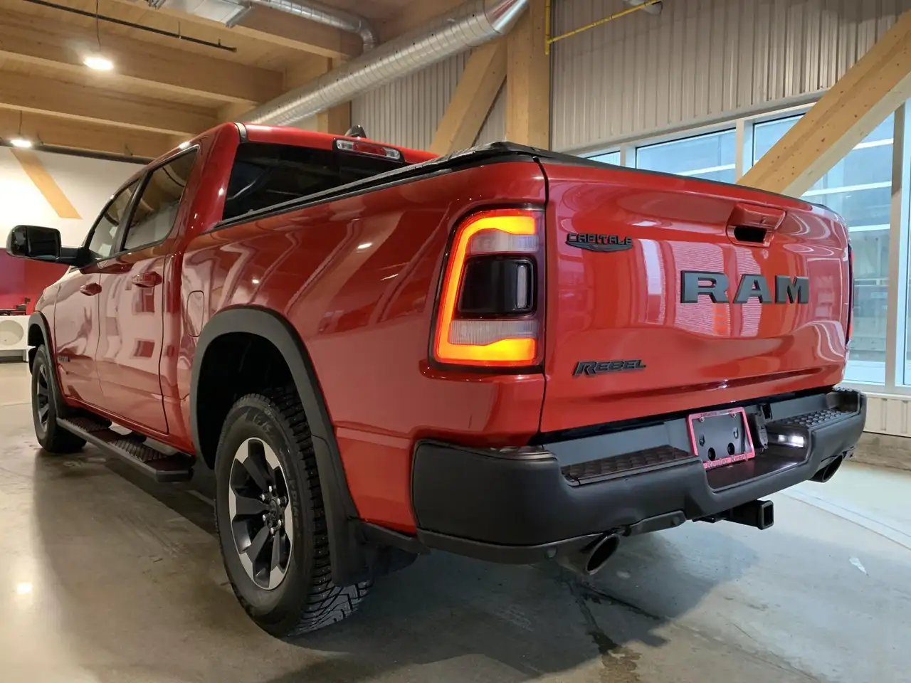 RAM 1500 снимка RAM 1500