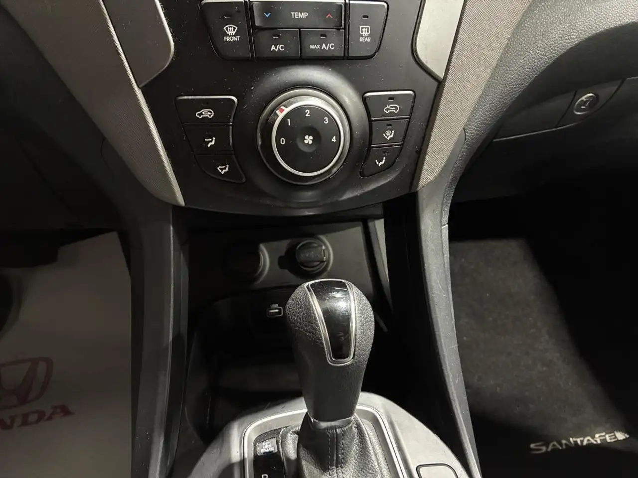 Hyundai SANTA FE снимка Hyundai SANTA FE