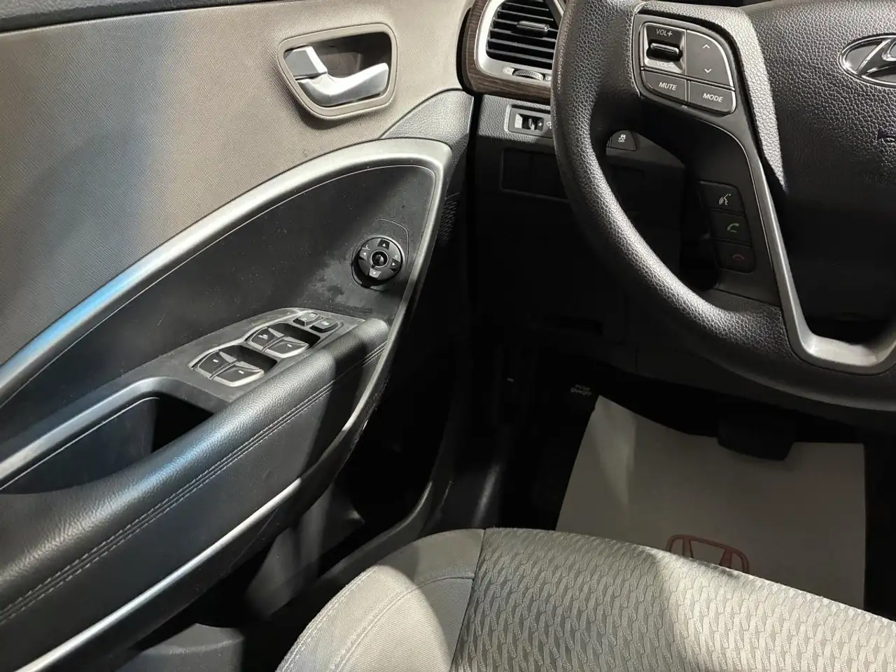 Hyundai SANTA FE снимка Hyundai SANTA FE