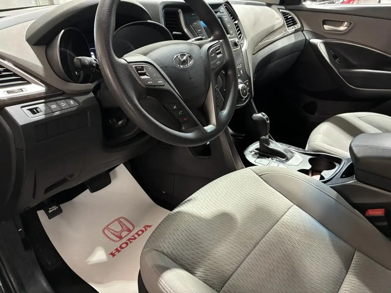 Hyundai SANTA FE снимка Hyundai SANTA FE