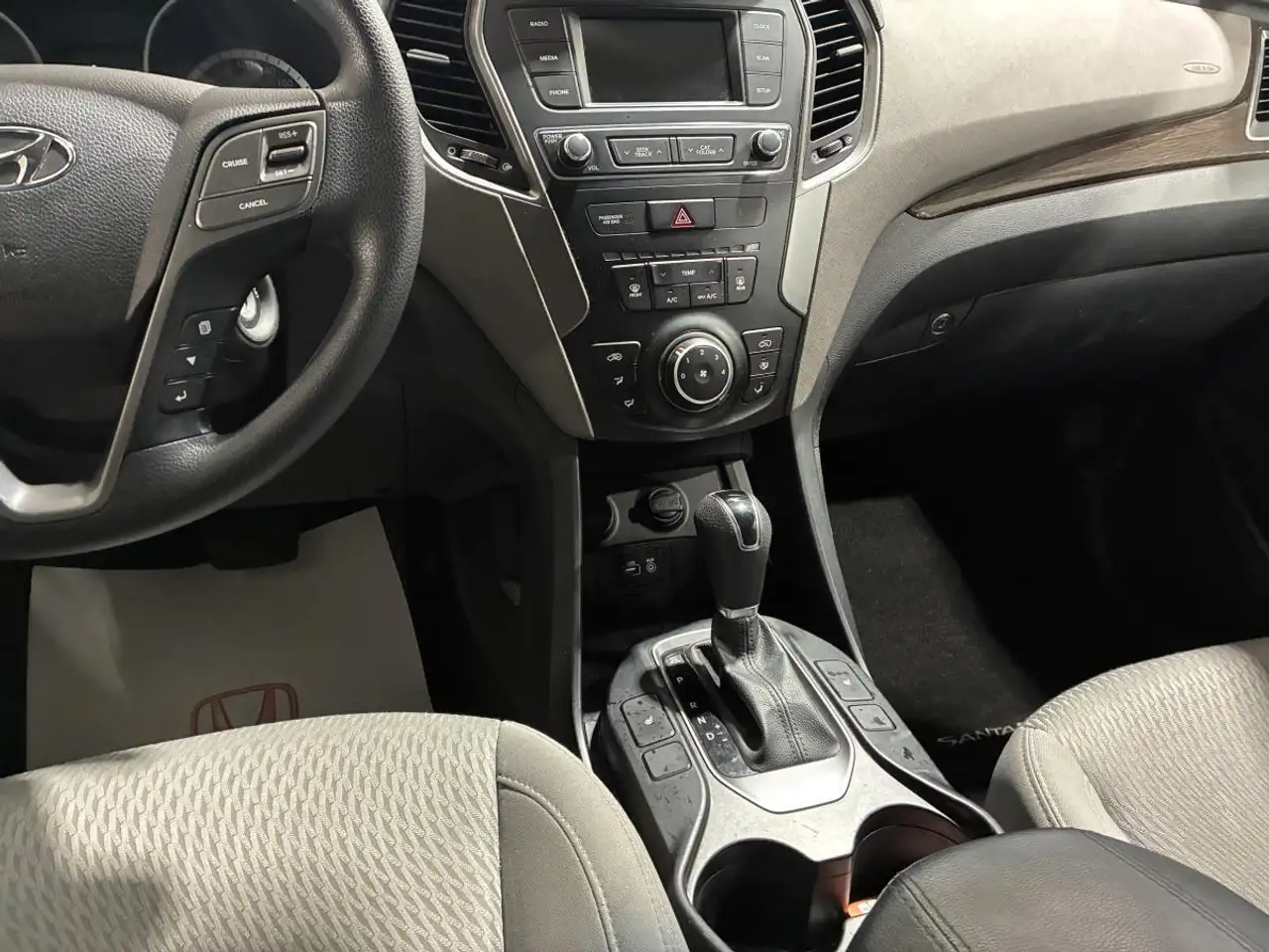 Hyundai SANTA FE снимка Hyundai SANTA FE