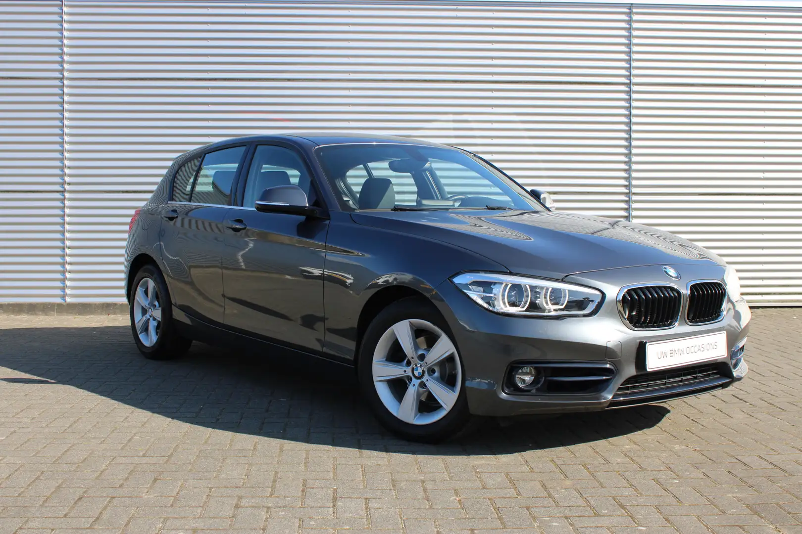 BMW 118 1 Serie 118i Executive Sport Line Automaat / Sport Grau - 2