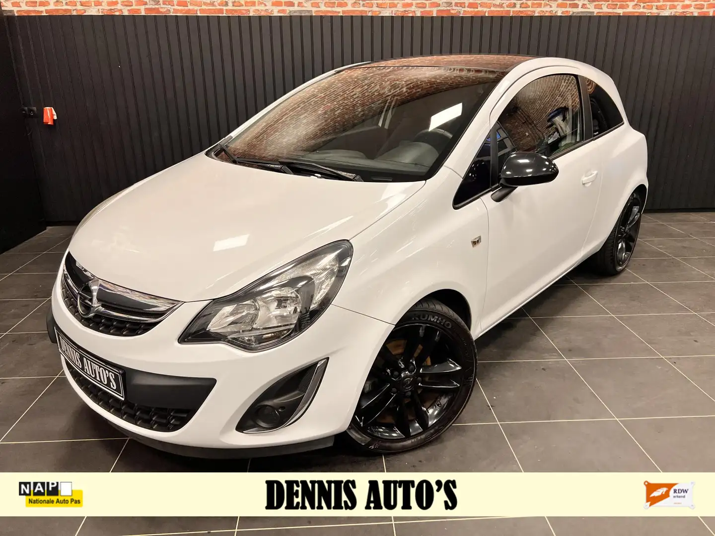 Opel Corsa 1.4 Turbo Color Edition! Wit - 1