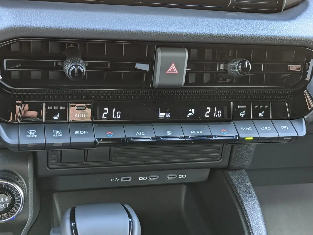 Toyota Land Cruiser снимка Toyota Land Cruiser