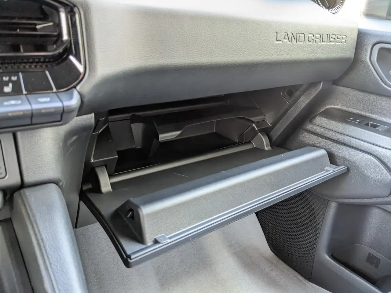 Toyota Land Cruiser снимка Toyota Land Cruiser