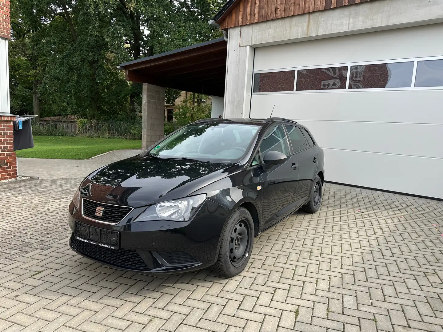 SEAT Ibiza Reference Salsa Schwarz - 1