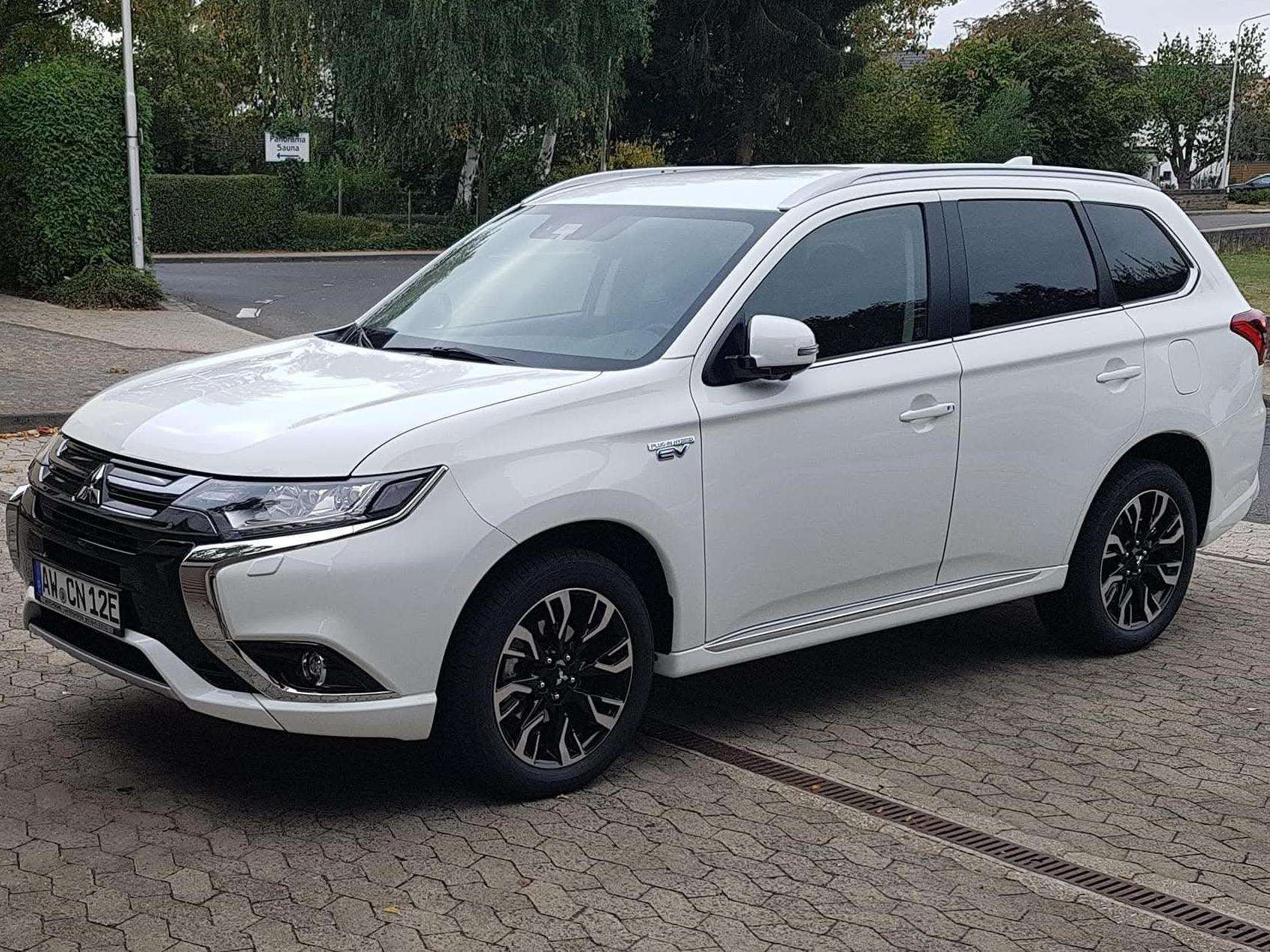 Second hand Mitsubishi Outlander 2.0