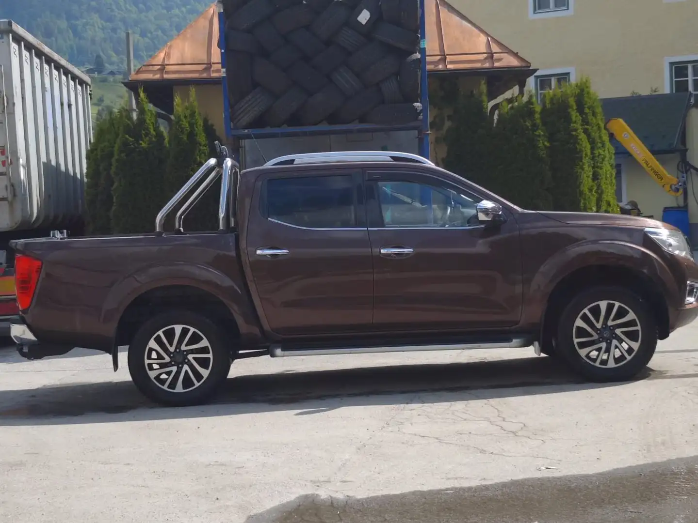 Nissan Navara N Connecta Barna - 1